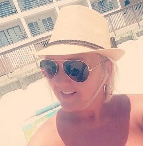 Meet your Posher, Sherri